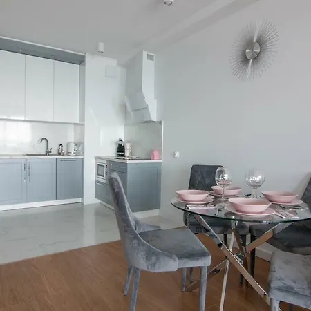 Sailor Z Widokiem Na Morze - Nadmorski Luksus Ustronie Morskie