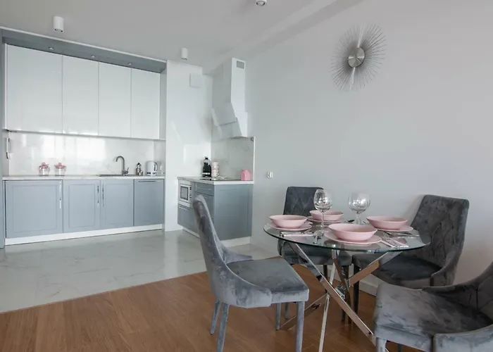 Sailor Z Widokiem Na Morze - Nadmorski Luksus Ustronie Morskie